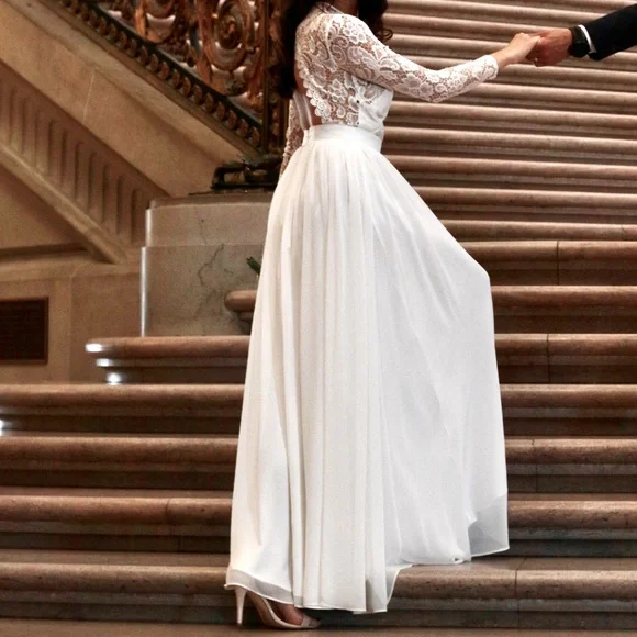 White lace long sleeve wedding dress with open back - Picture 6 of 8